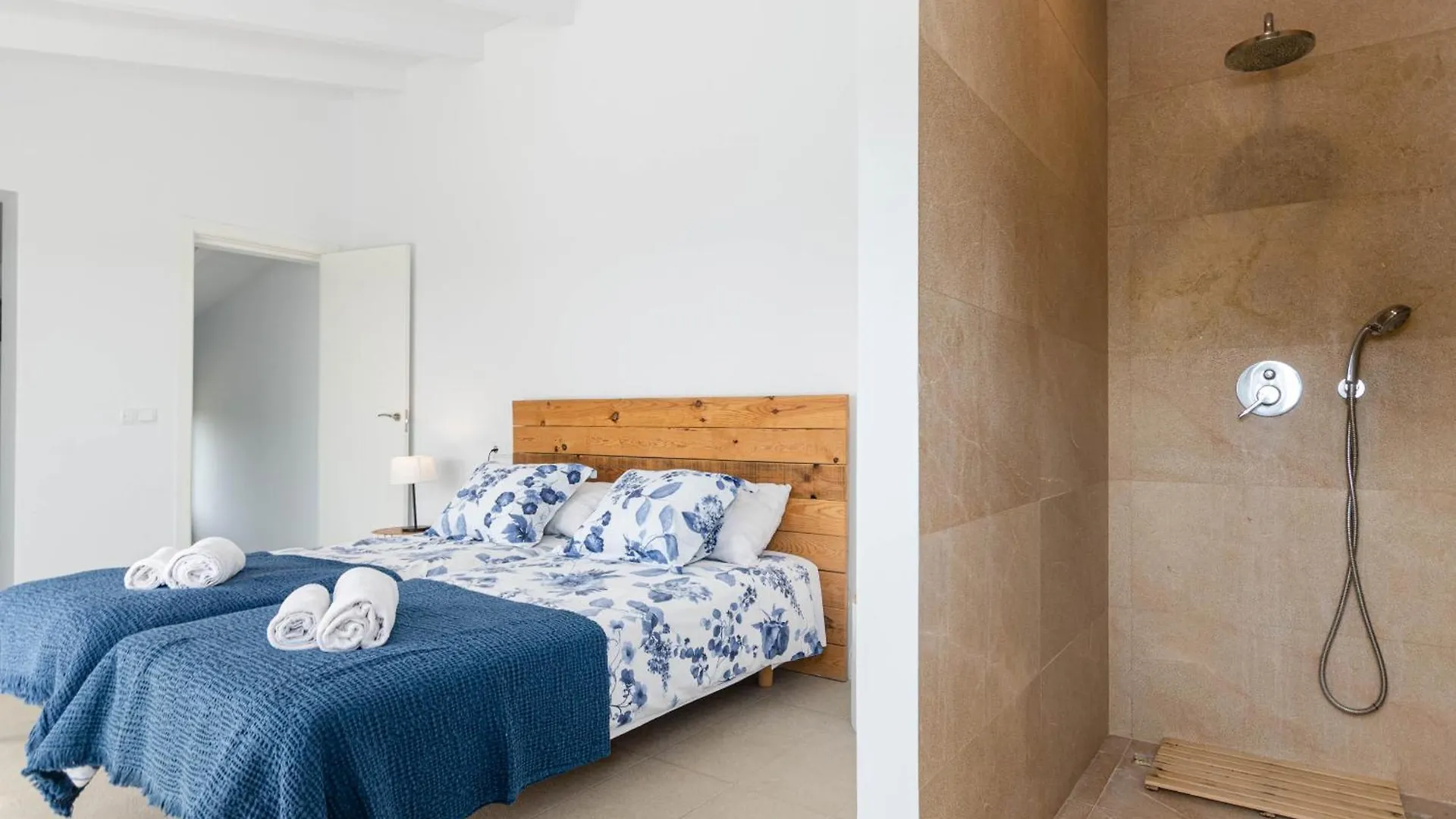 Yourhouse Carrera Plana Maria De La Salut Spain
